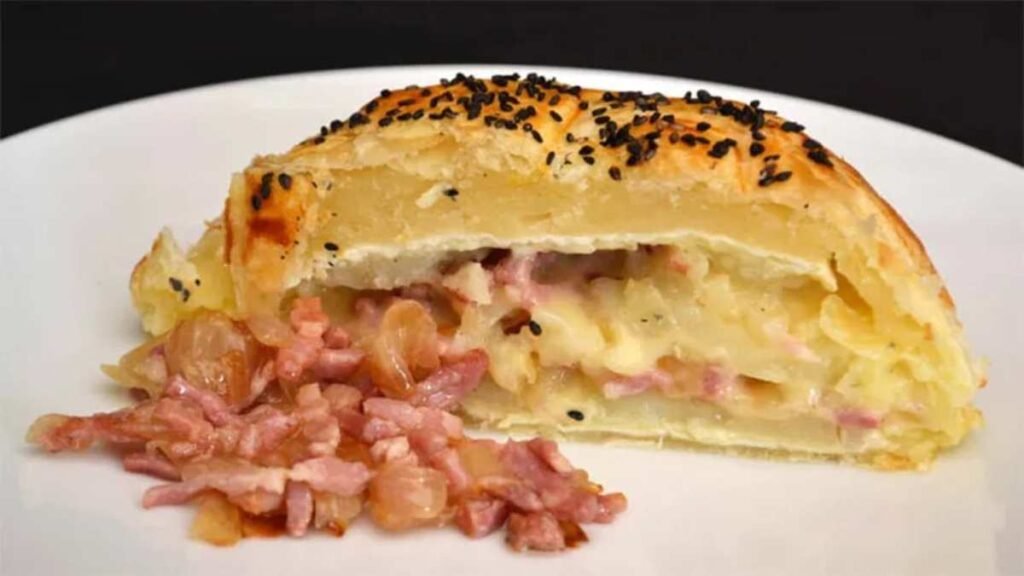 Feuillete de camembert aux tomates confites au balsamique au bacon et a loignon