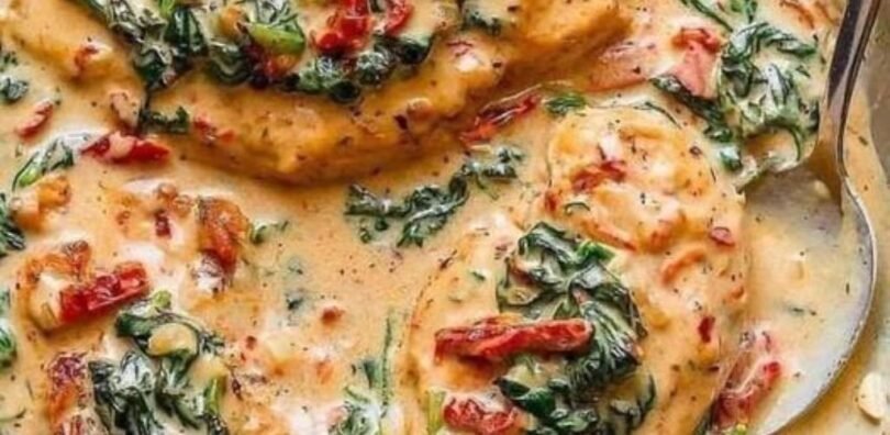 Hähnchen in cremiger Spinat-Parmesan-Soße - Omas beste Rezepte