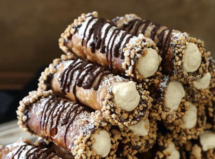 Sizilianische Cannoli mit Mascarpone und Haselnüssen - Omas beste Rezepte