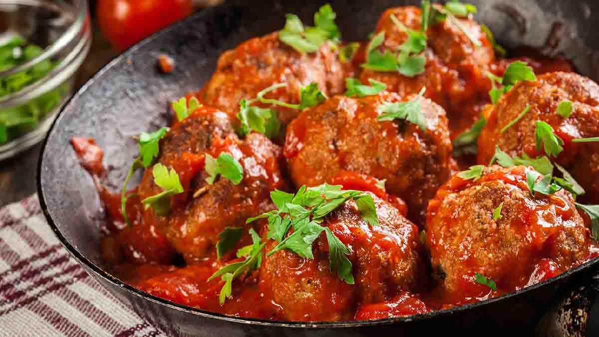 Auberginen-Frikadellen in Tomatensauce: ein leichtes und leckeres ...