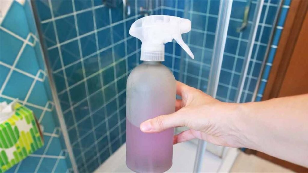 voici le nettoyant merveilleux a vaporiser dans votre douche pour 1 mois de proprete