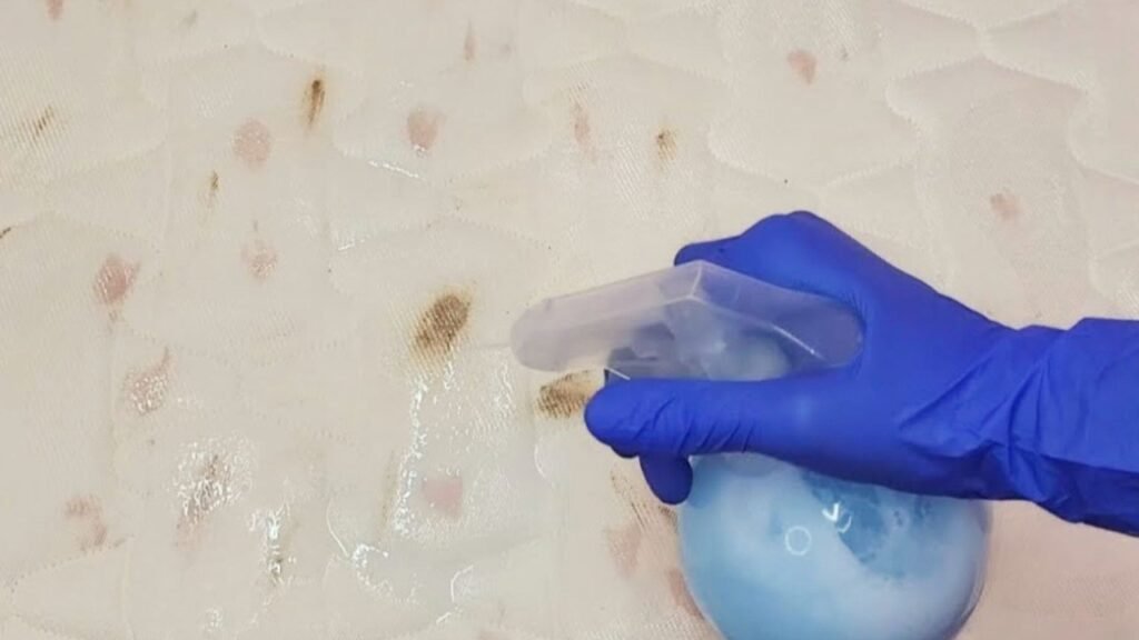 Materasso macchiato 1