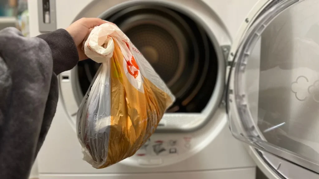 Sacchetto e lavatrice.jpg 1