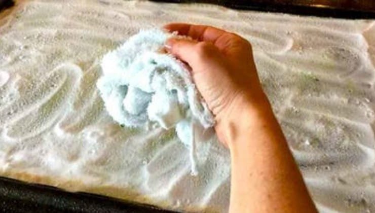 trucchetto pulizia forno