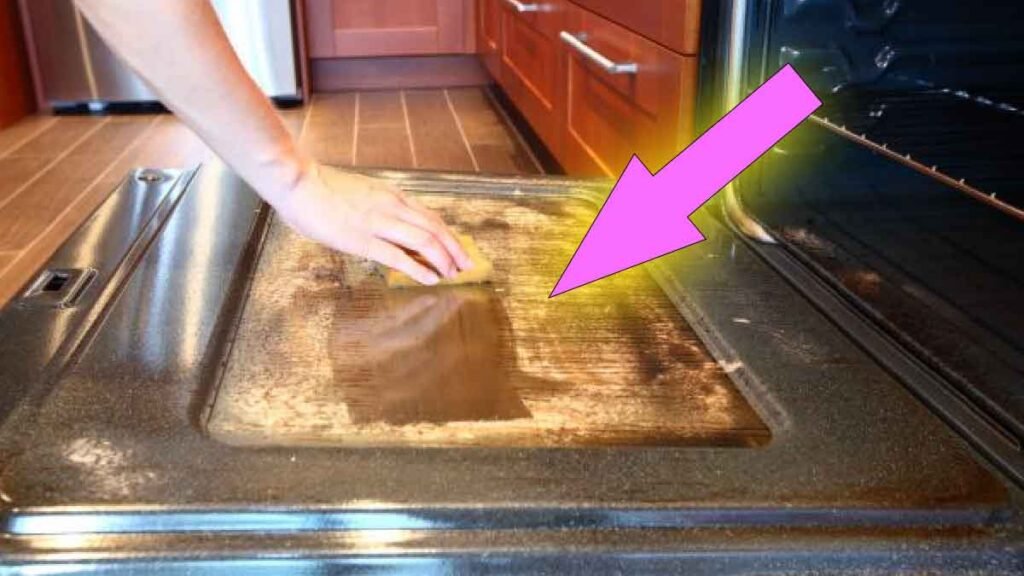 comment rendre propre la porte de votre four en un tour de main